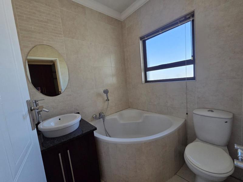 3 Bedroom Property for Sale in Gateway Manor North West